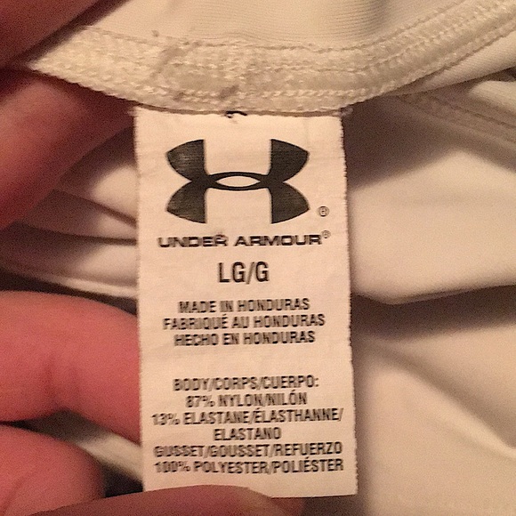 White Under armour athletic biker shorts - Picture 2 of 2